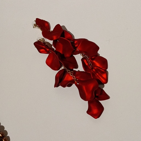 Red Acrylic Rose Petal Earrings - Picture 2 of 2